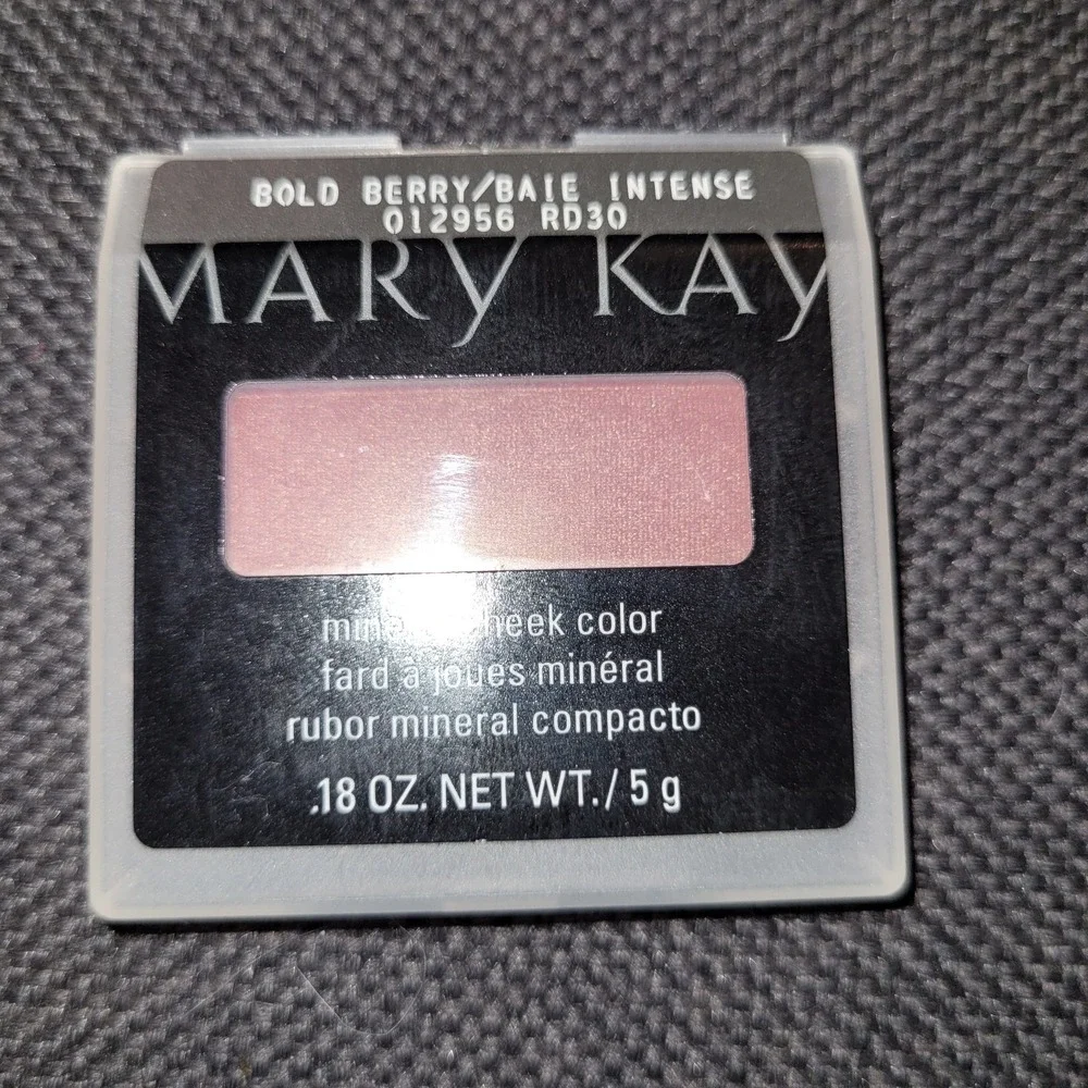 MARY KAY Mineral Cheek BOLD BERRY Color Full Size .18 oz. 012956 NEW